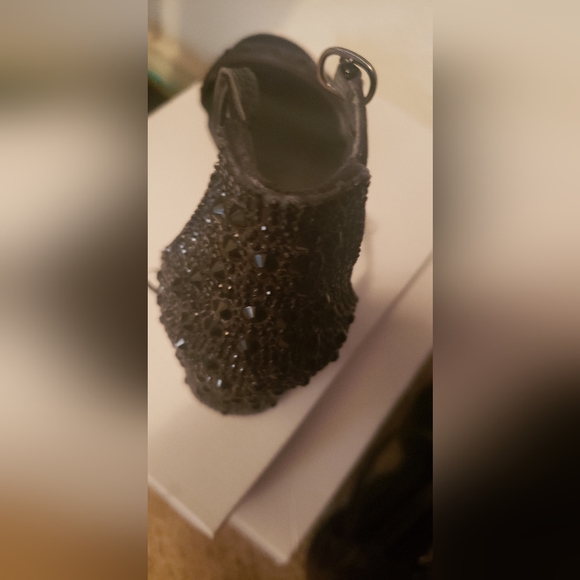 Sandals - Picture 5 of 5